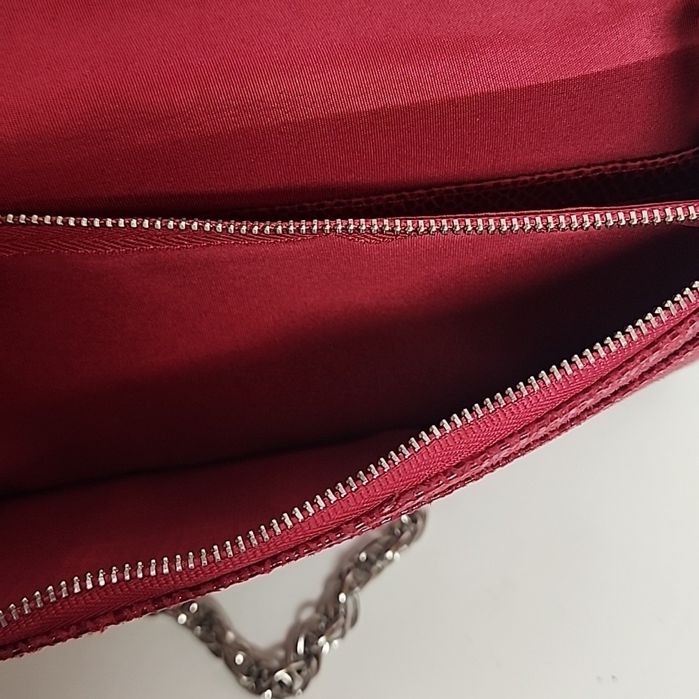 White House Black Market Elegant Red Suede/leather Crossbody Clutch. Minimalist - Picture 8 of 10